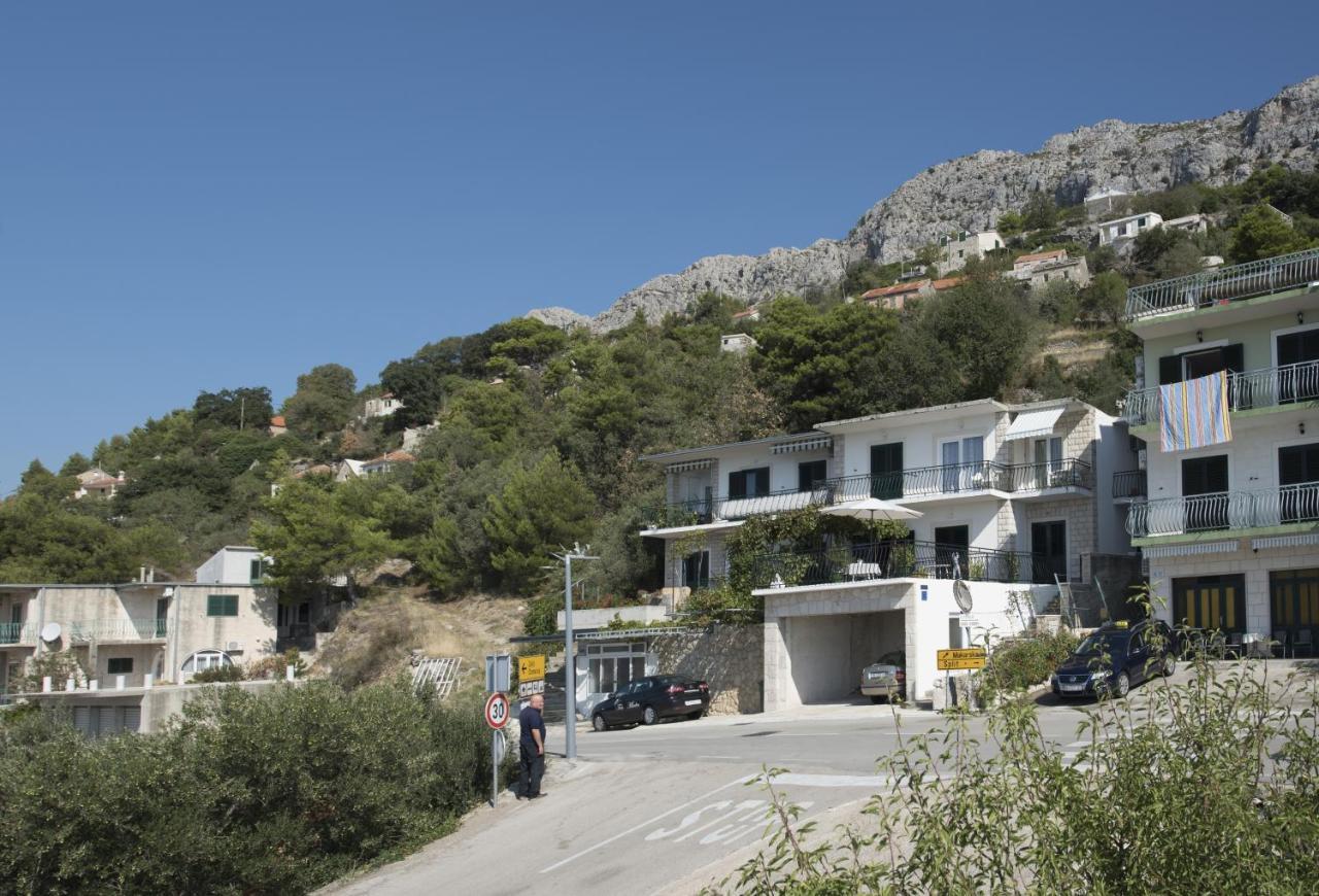 Apartments With A Parking Space Brela, Makarska - 16603 Kültér fotó