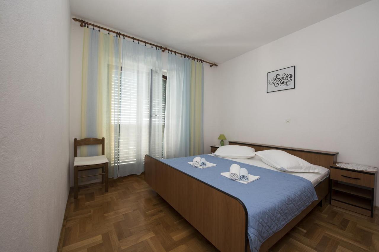 Apartments With A Parking Space Brela, Makarska - 16603 Kültér fotó