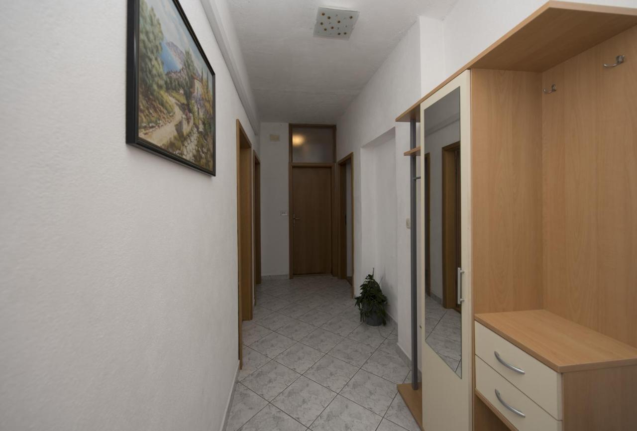 Apartments With A Parking Space Brela, Makarska - 16603 Kültér fotó