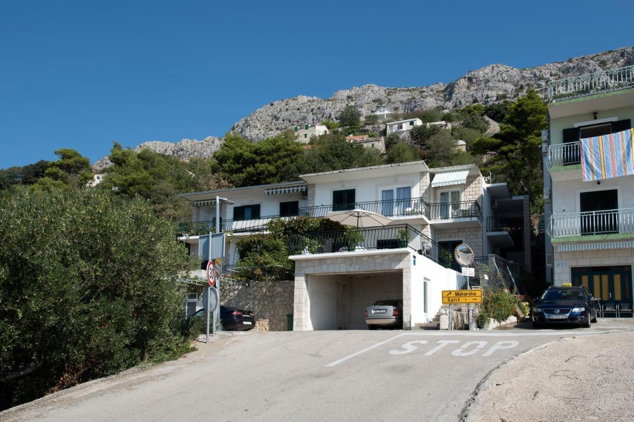 Apartments With A Parking Space Brela, Makarska - 16603 Kültér fotó