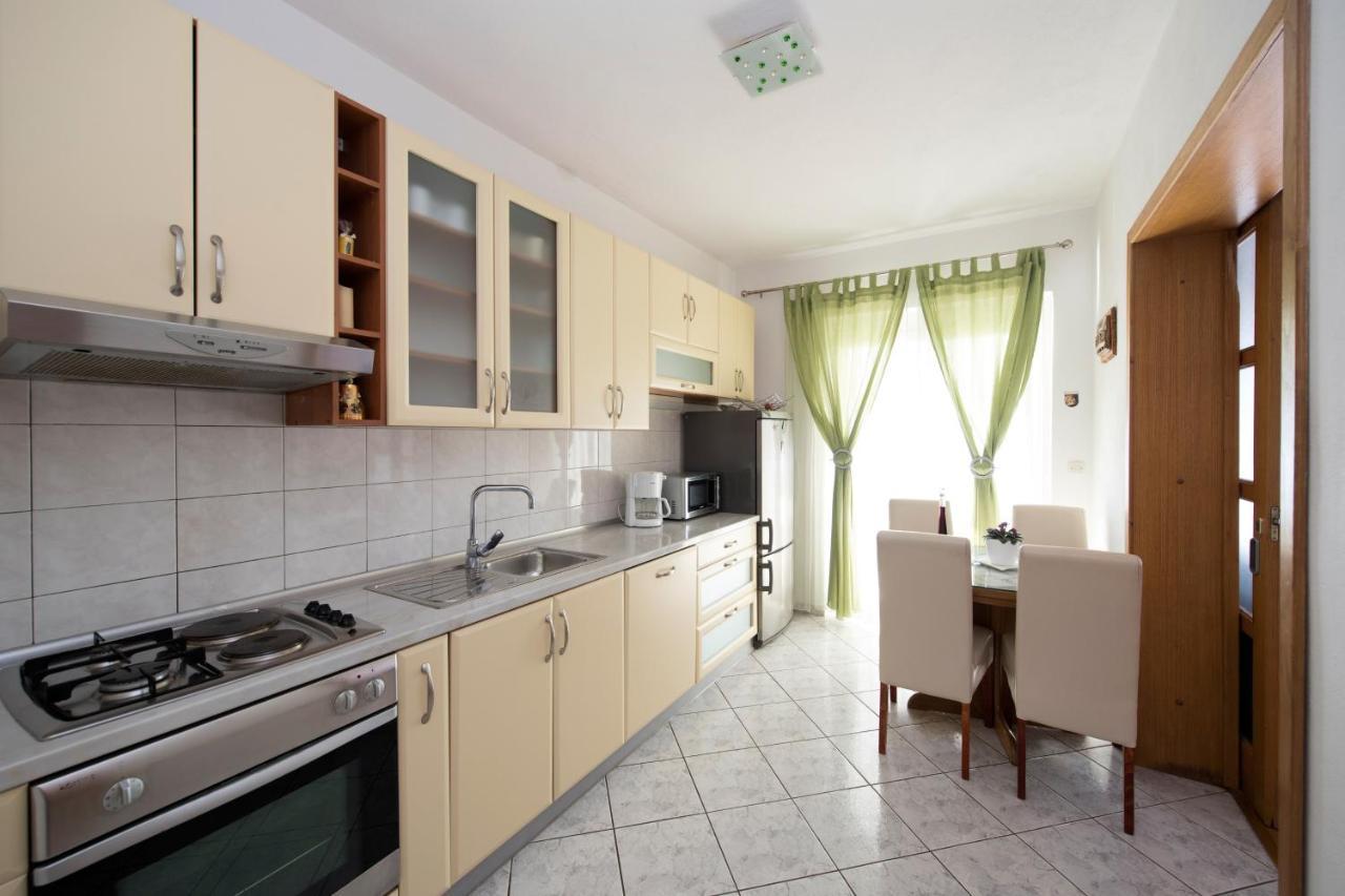 Apartments With A Parking Space Brela, Makarska - 16603 Kültér fotó