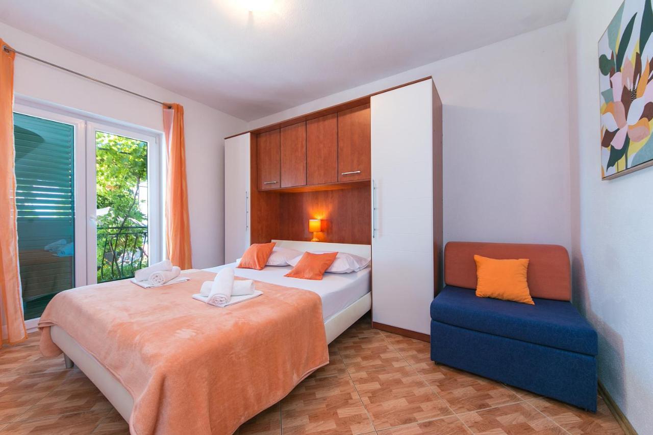Apartments With A Parking Space Brela, Makarska - 16603 Kültér fotó