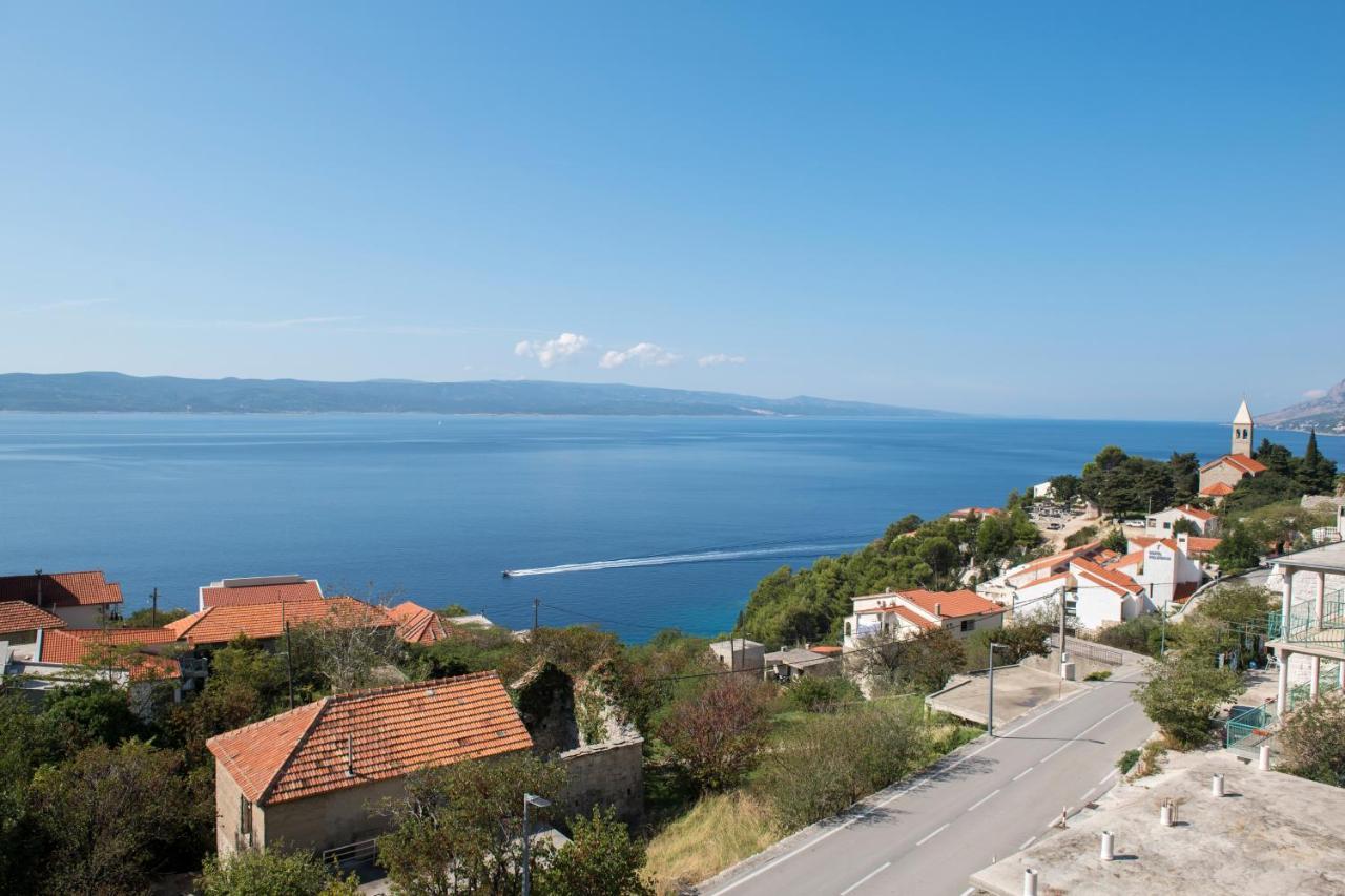 Apartments With A Parking Space Brela, Makarska - 16603 Kültér fotó