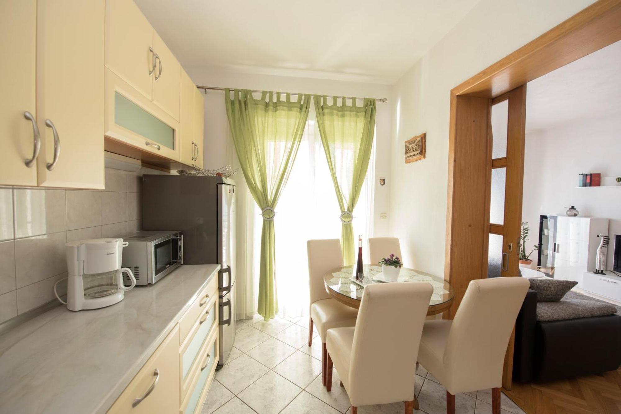 Apartments With A Parking Space Brela, Makarska - 16603 Szoba fotó
